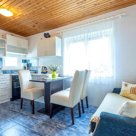 4 Bedroom Awesome Home In Sevid
